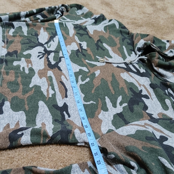Camo print cropped hoodie - Picture 9 of 11